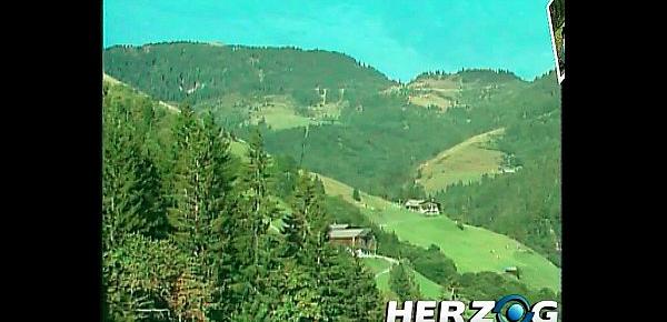  HerzogVideos Im Wald und auf der Heidi